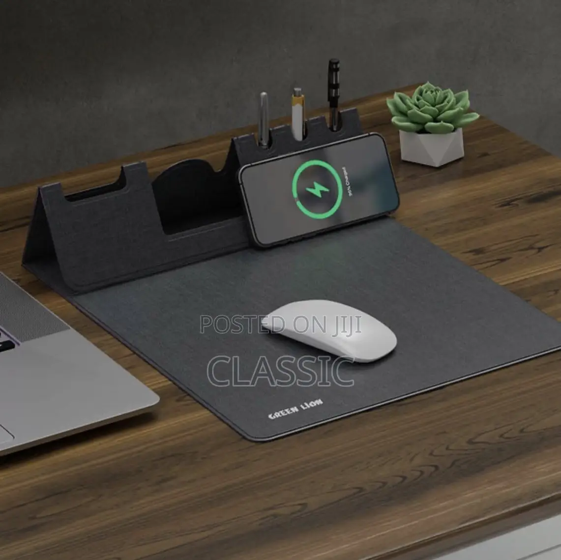 Green Lion Mouse Pad Wireless Charger