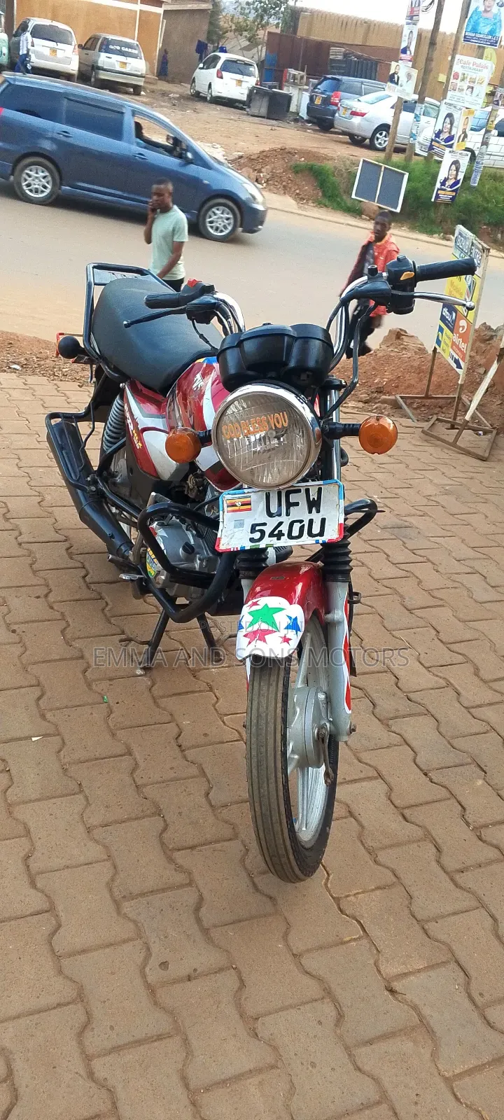 TVS HLX 125 2023 Red