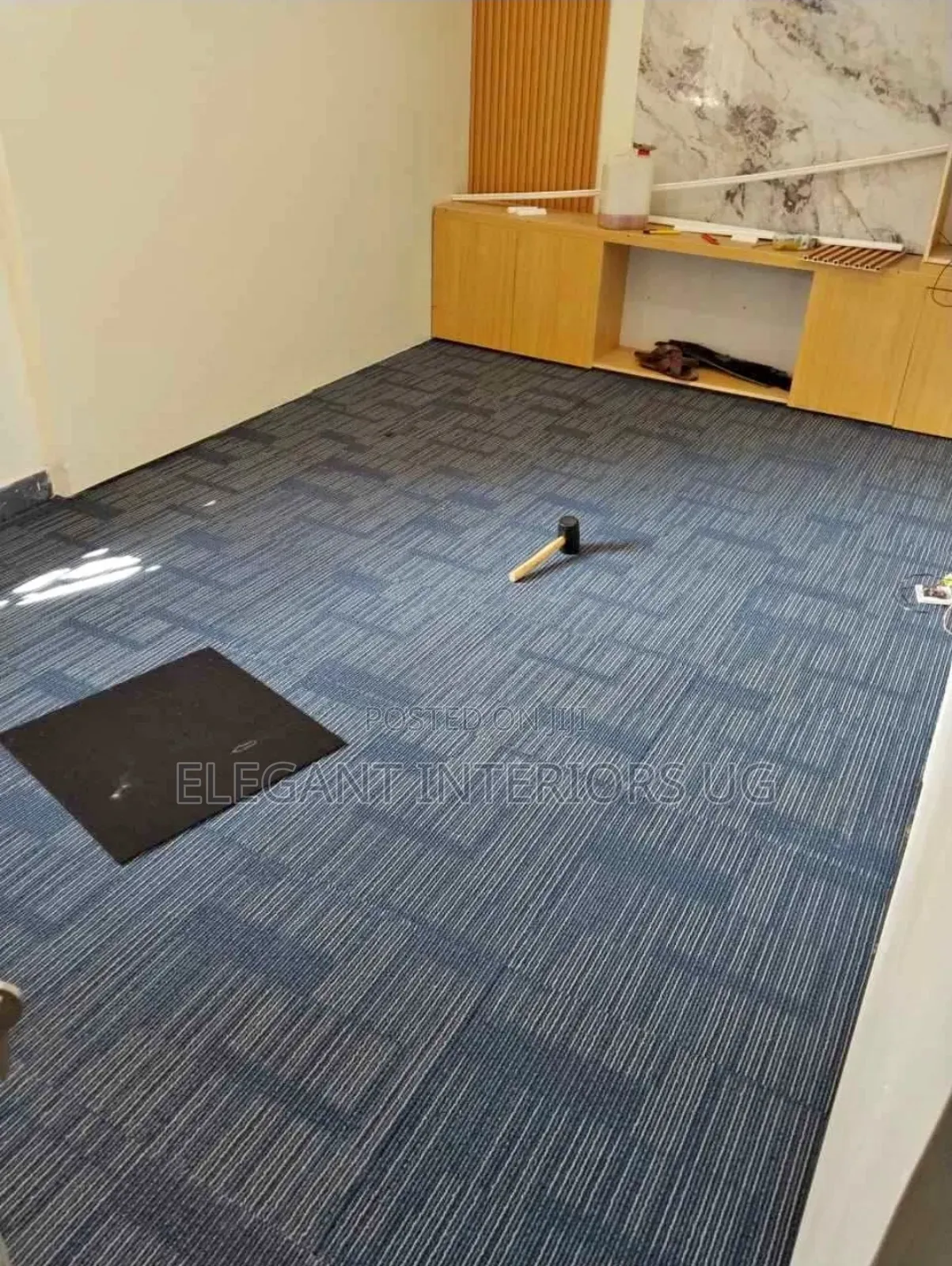 Elegant Tile Woolen Carpets Used in Office Floor