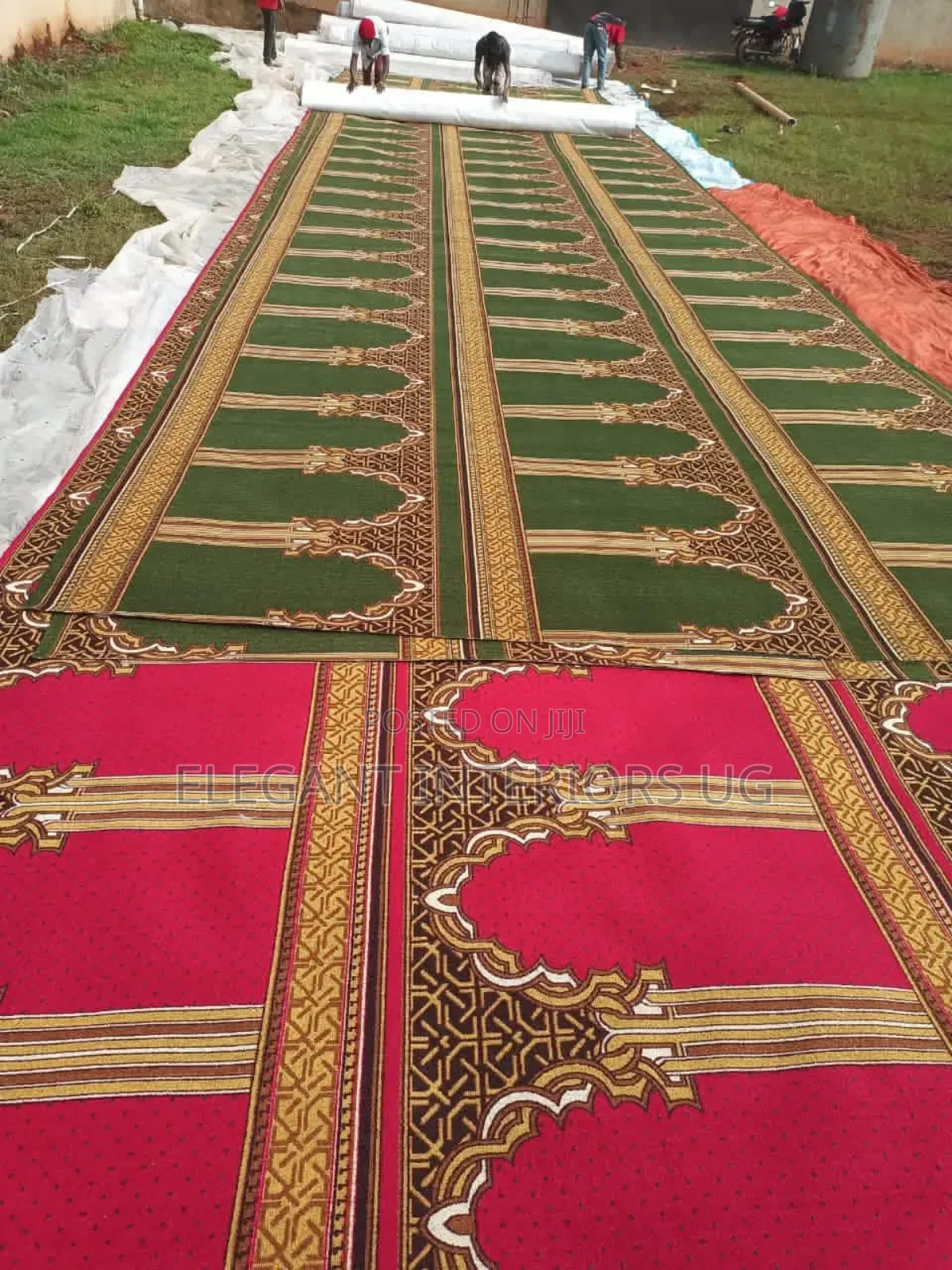 Mosque Floor Woolen Carpets in Good Designs