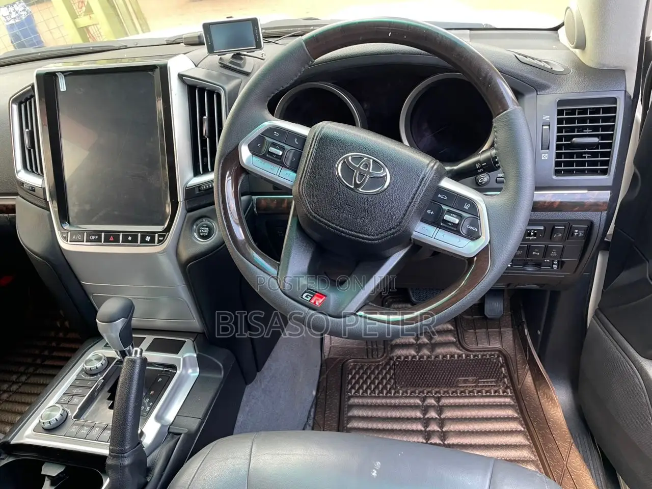 Toyota Land Cruiser 4.6 V8 ZX 2010 White