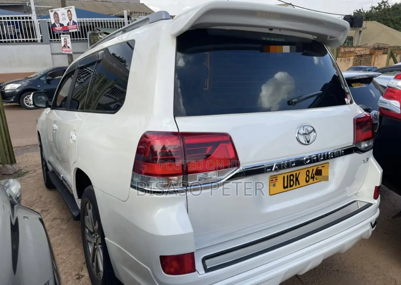 Toyota Land Cruiser 4.6 V8 ZX 2010 White
