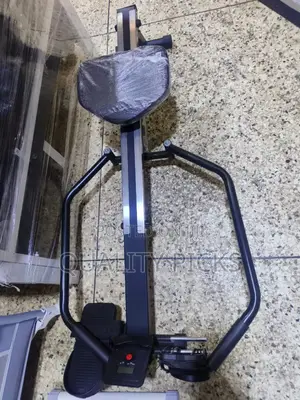 Full Body Rowing Training Machine.