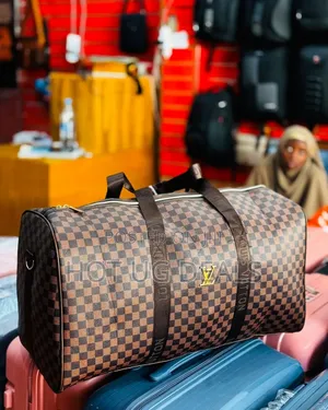 Big Travel Bag With Double Straps And Water Resistant Gym Bag