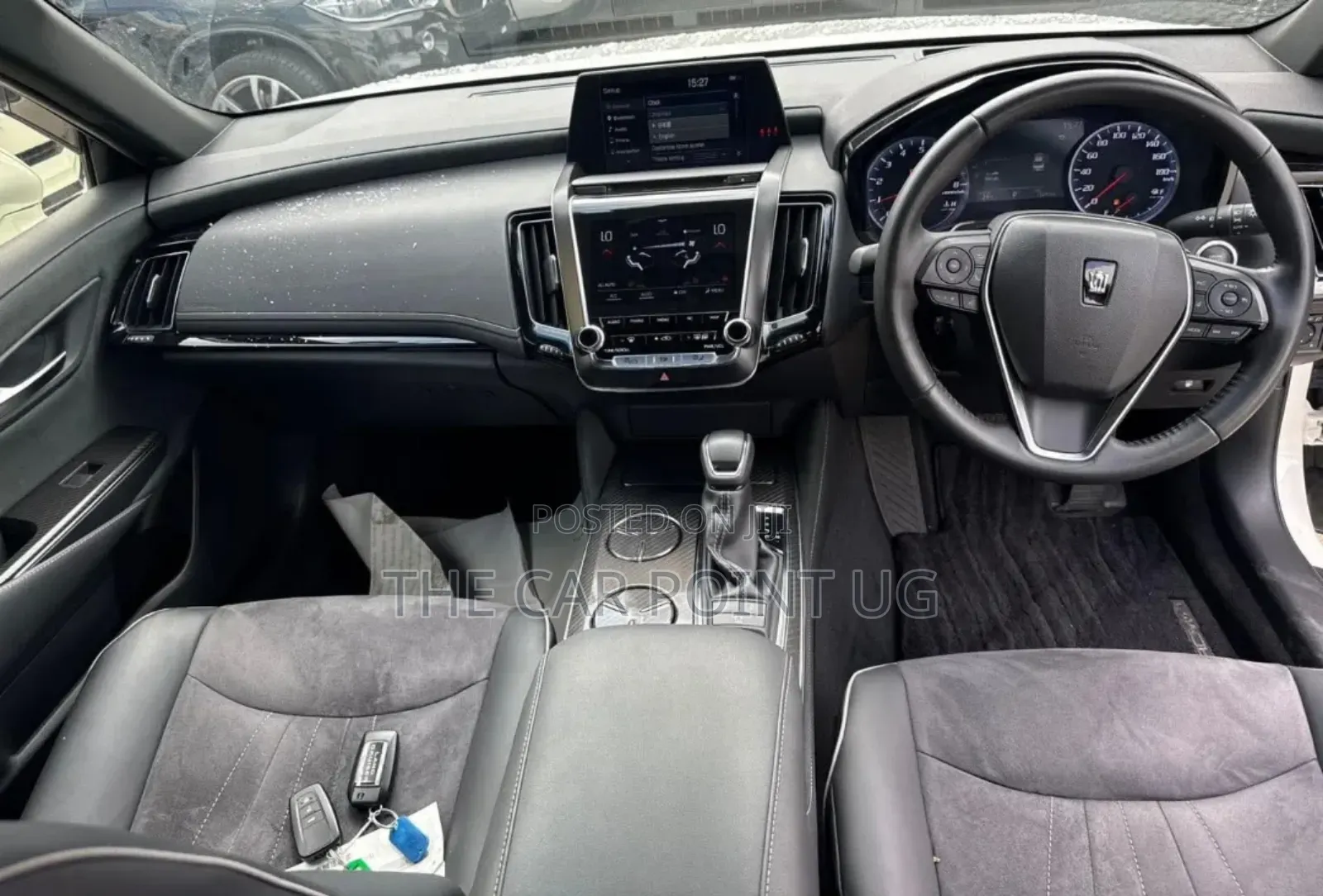 Toyota Crown 2019 White