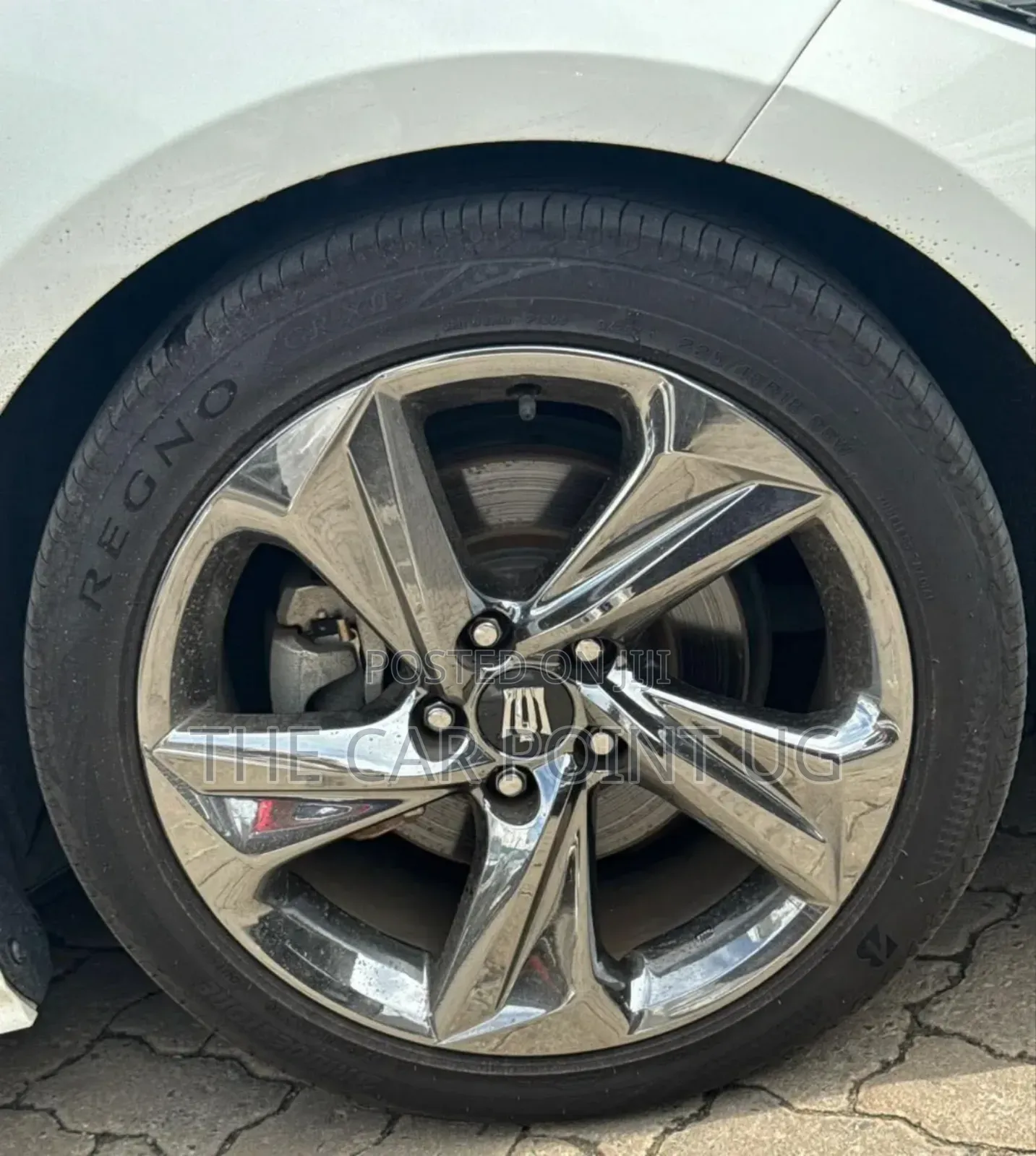 Toyota Crown 2019 White