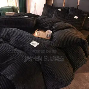 Plain Black 4 Piece Coral Velvet Duvet