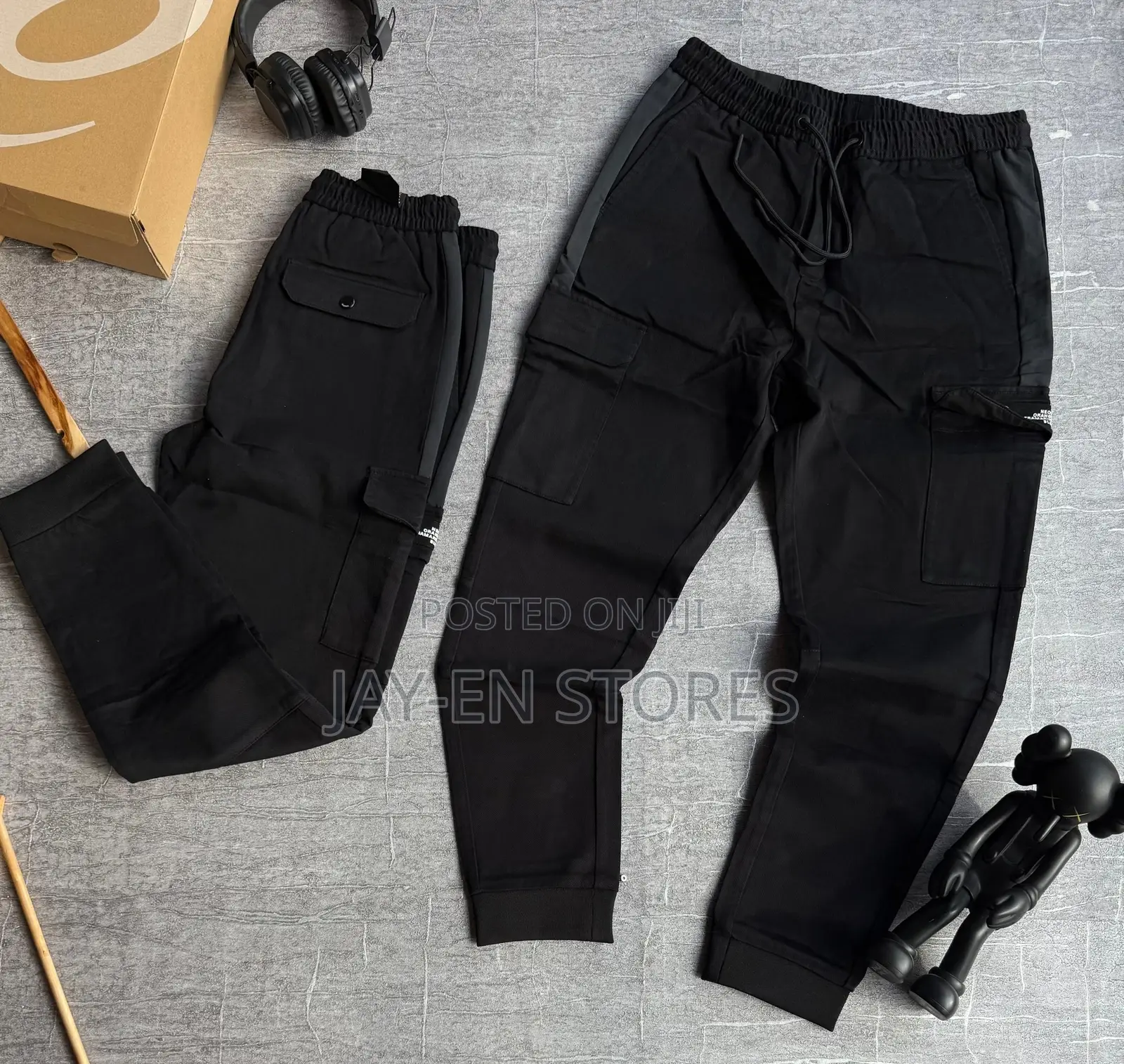 Plain Black Drawstring Closure Sweater Pants