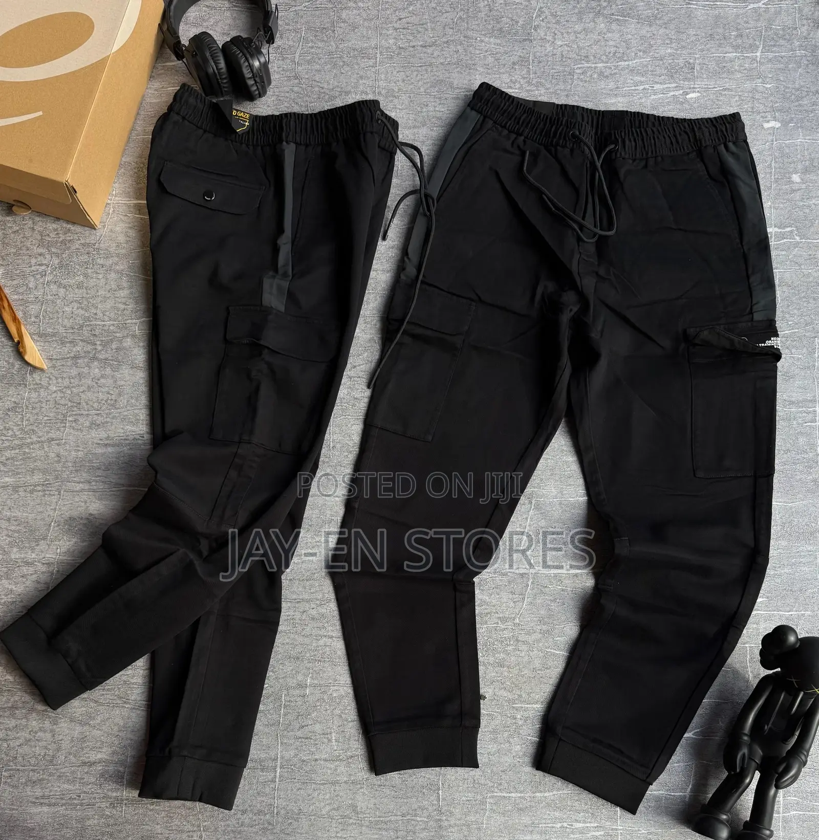 Plain Black Drawstring Closure Sweater Pants