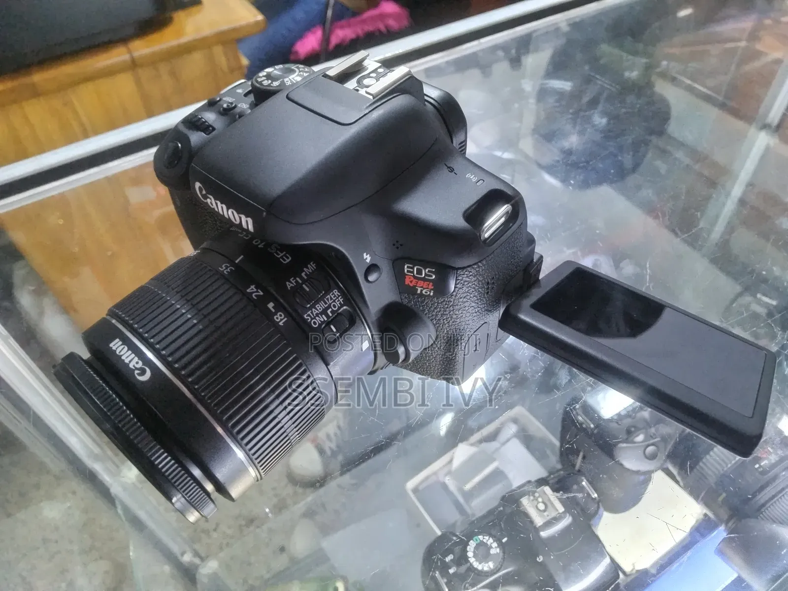 Canon Eos Rebel T6i/750d.