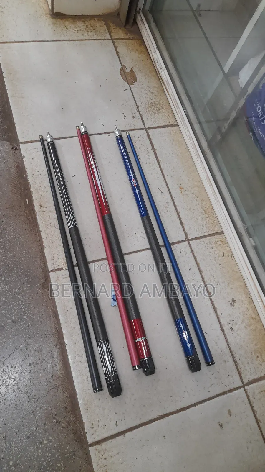 2 Piece Pooltable Cue Sticks
