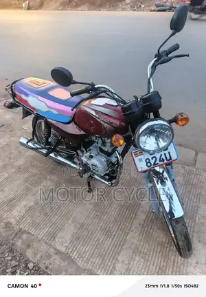 Bajaj Boxer 100 2024 Red