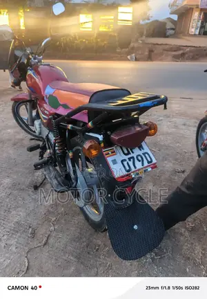 Bajaj CT 125X 2022 Red