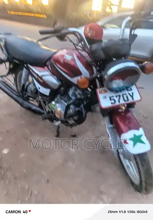TVS HLX 125 2022 Red