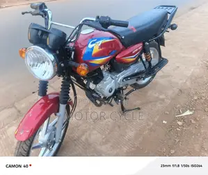 New Bajaj Boxer 125 2025 Red