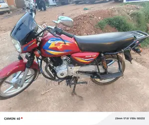 Bajaj Boxer 125 2024 Red