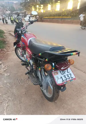Bajaj Boxer 125 2024 Red