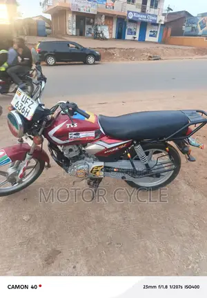 TVS HLX 125 2023 Red