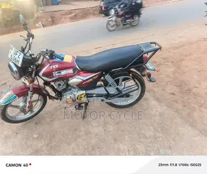 TVS HLX 125 2023 Red