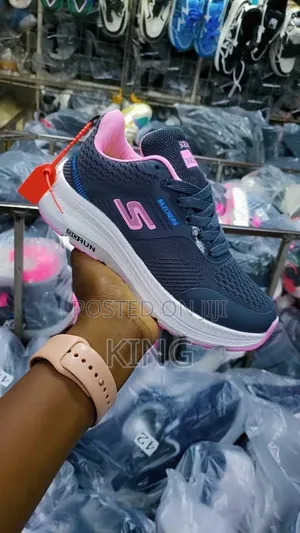 Sketchers Sneakers