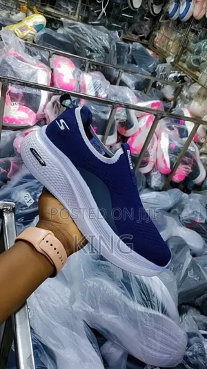 Sketchers Sneakers