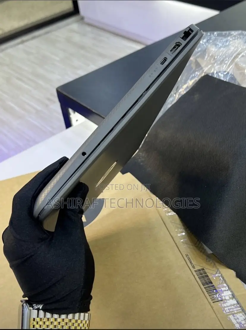 New Laptop HP 15-Dw3031 8GB Intel Core I5 HDD 1T