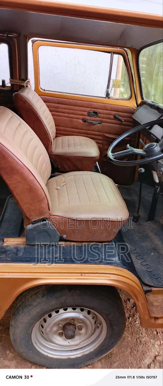Volkswagen Transporter 1980 Gold