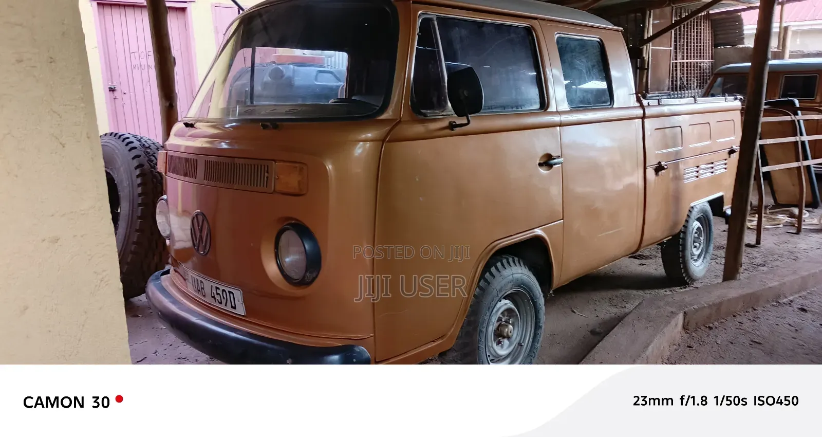 Volkswagen Kombi 1979 Gold