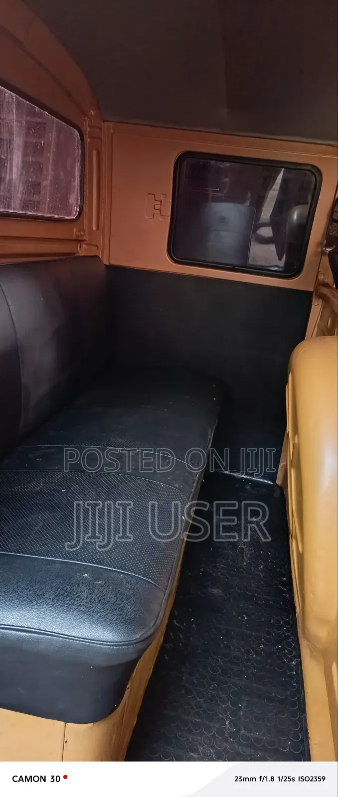 Volkswagen Kombi 1979 Gold