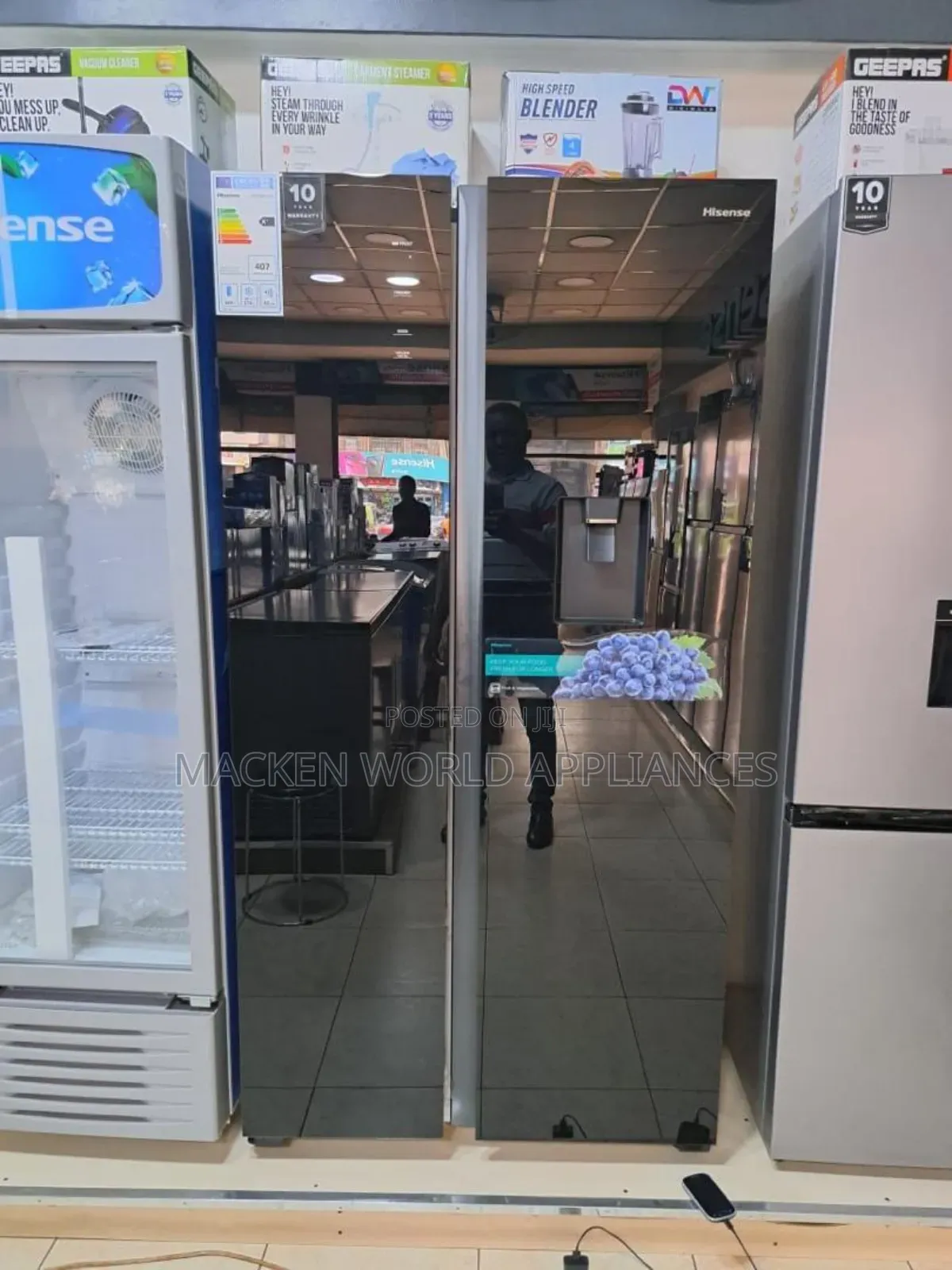 Hisense 750 Liters Side by Side Black Mirror Glass Finish