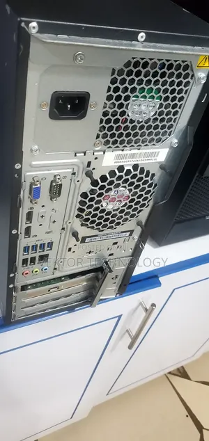 Desktop Computer Lenovo ThinkStation P310 8GB Intel Xeon HDD 500GB