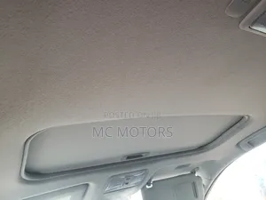 Toyota Noah 2.0 143hp AWD (7 Seater) 2012 White
