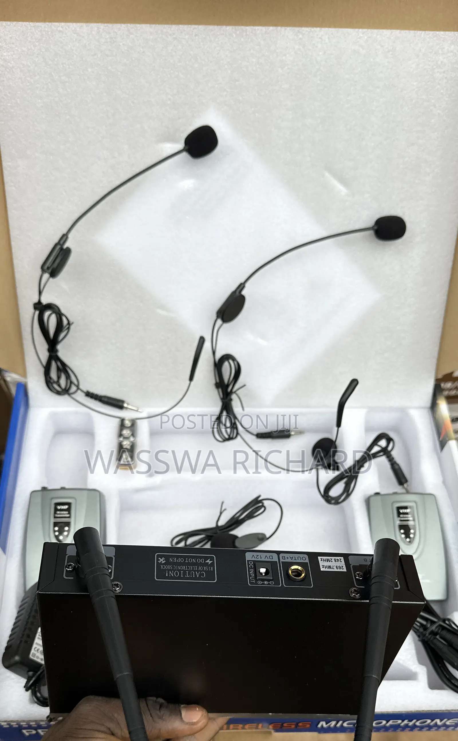Shure Cora/Lapel Wireless Microphone
