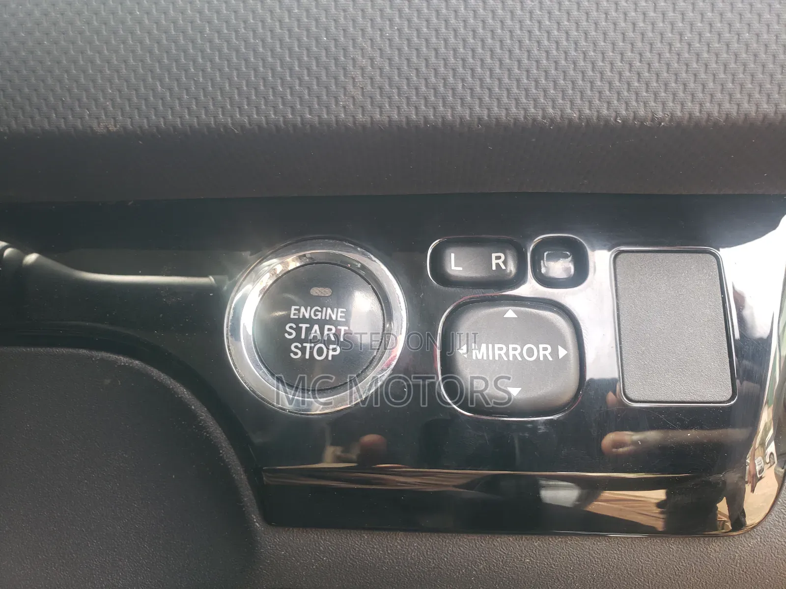 Toyota Corolla Rumion Hatchback 1.5 FWD 2012 Silver