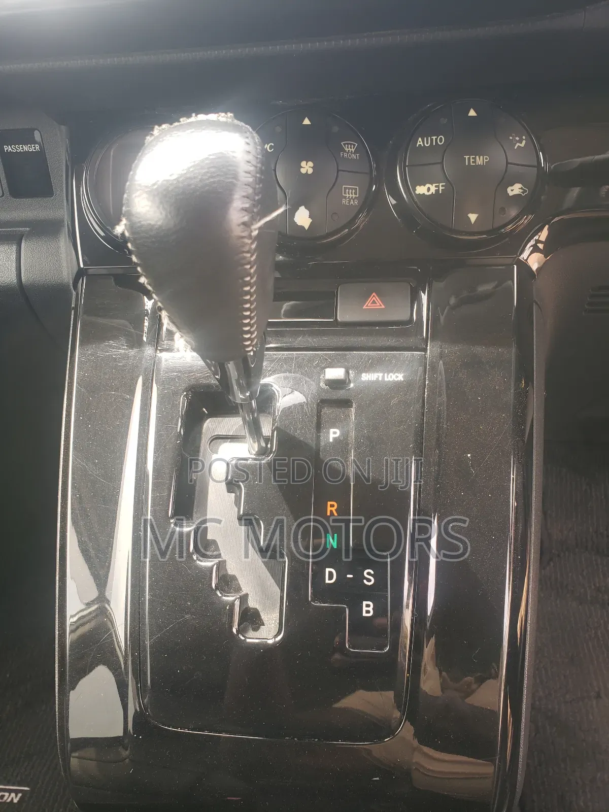 Toyota Corolla Rumion Hatchback 1.5 FWD 2012 Silver