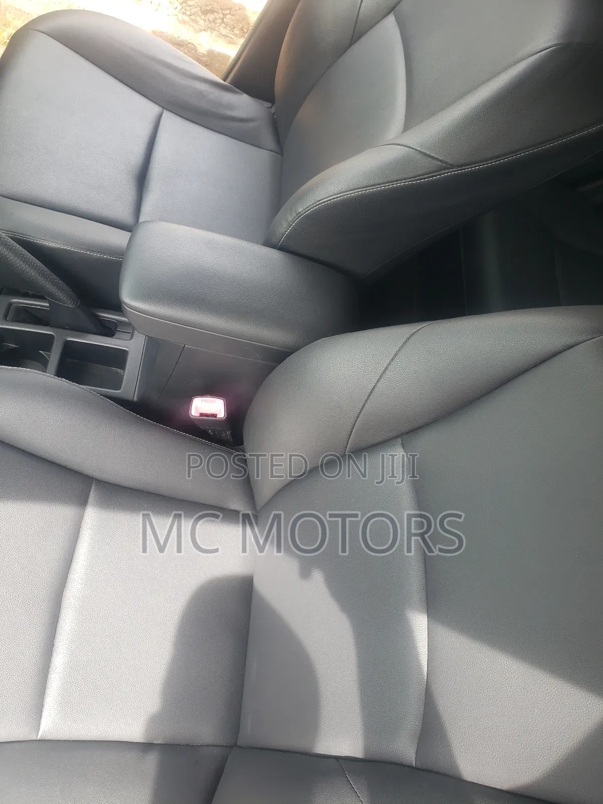 Toyota Corolla Rumion Hatchback 1.5 FWD 2012 Silver