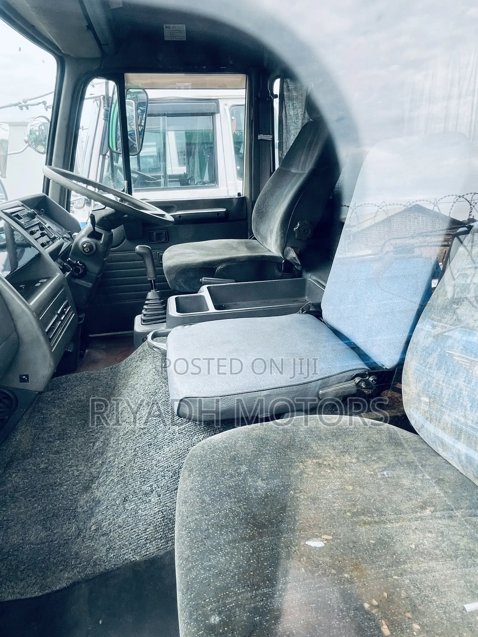 Sewage Tank Hino 10 Tyres 1990 Green
