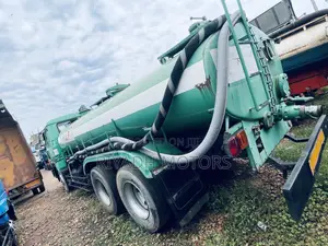 Sewage Tank Hino 10 Tyres 1990 Green