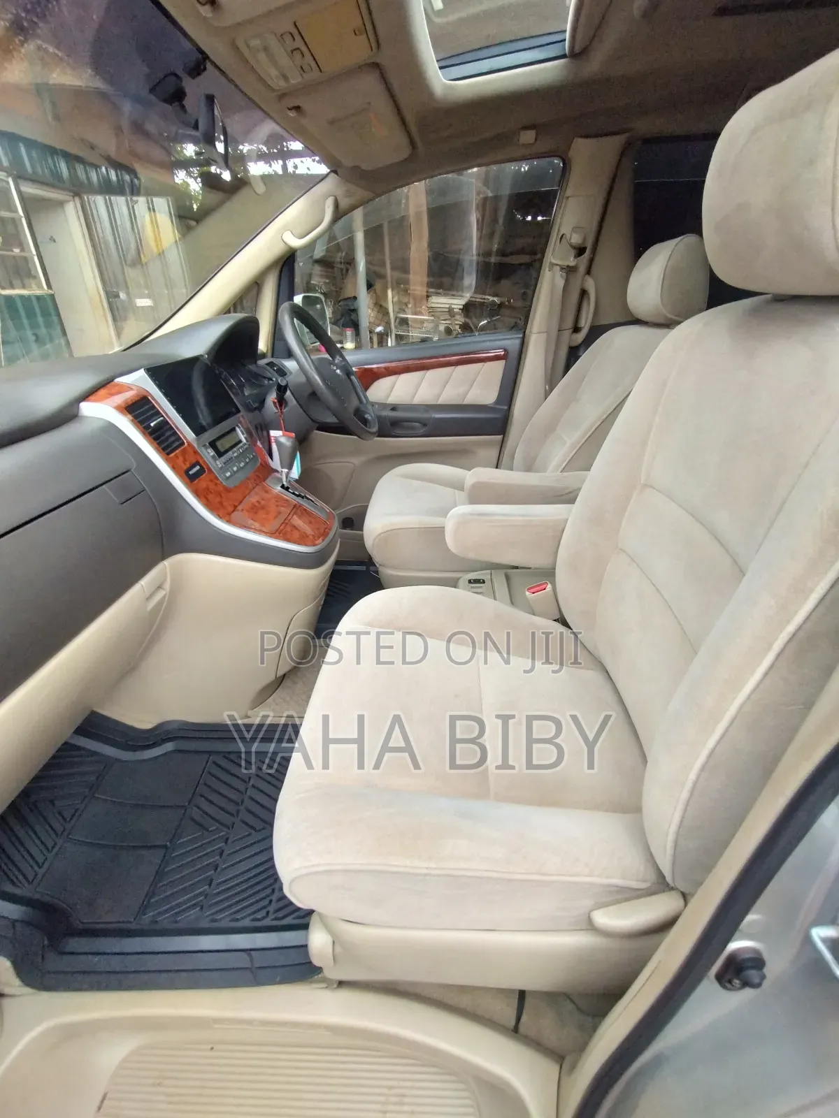 Toyota Alphard 2.4 Petrol FWD 2002 Gray
