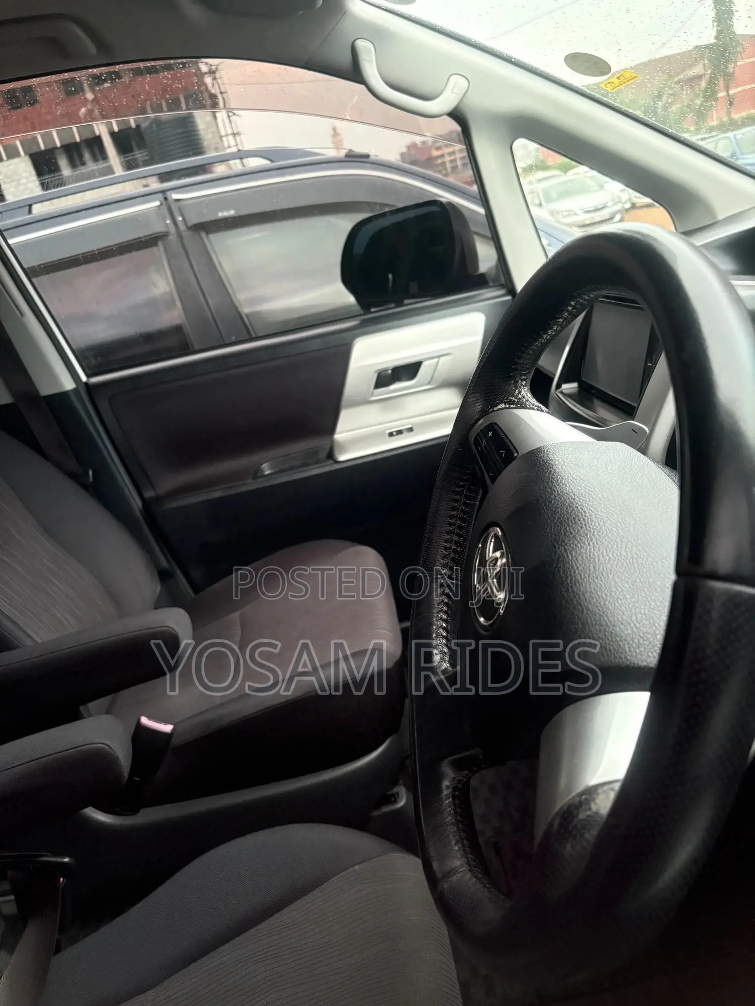 Toyota Voxy 2011 White