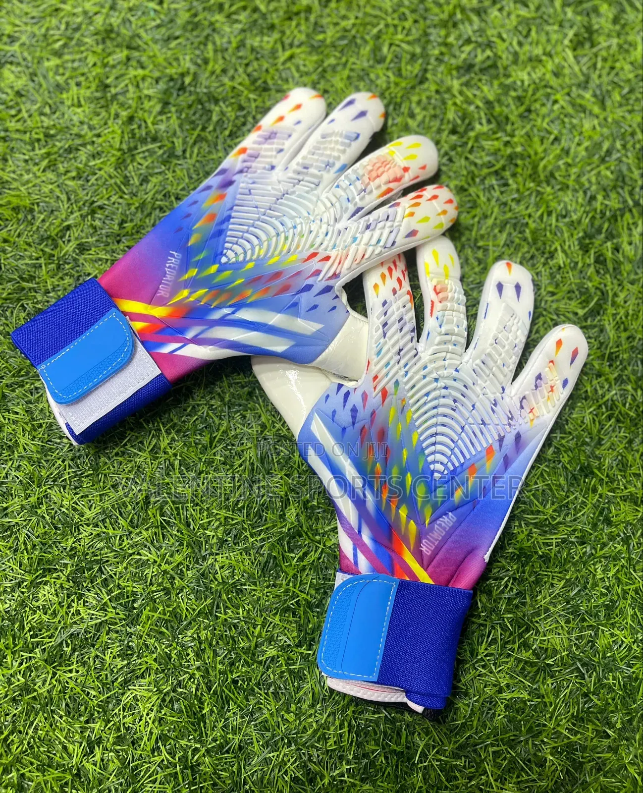 White Gloves Predator Original Material