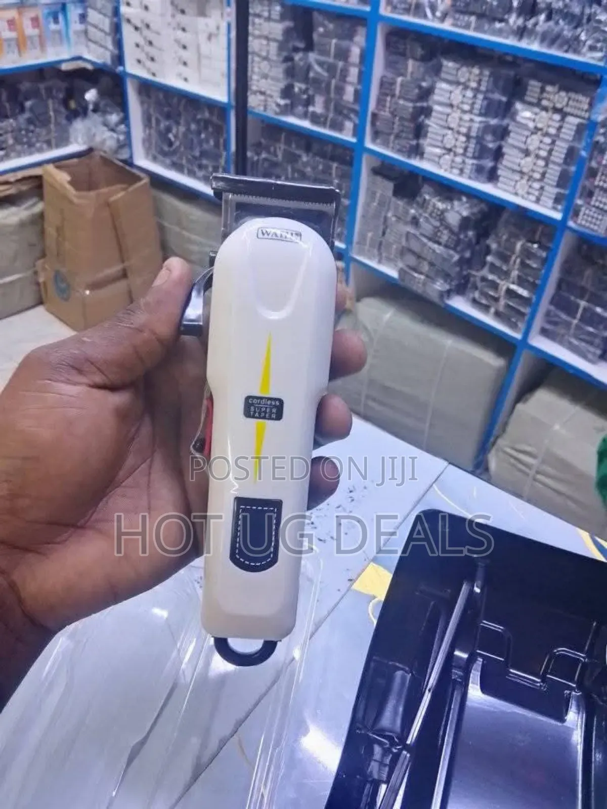 Geemy Rechargeable Cordless Shaving Machine With Battery Indicator