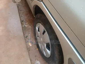 Toyota Raum 2000 Silver