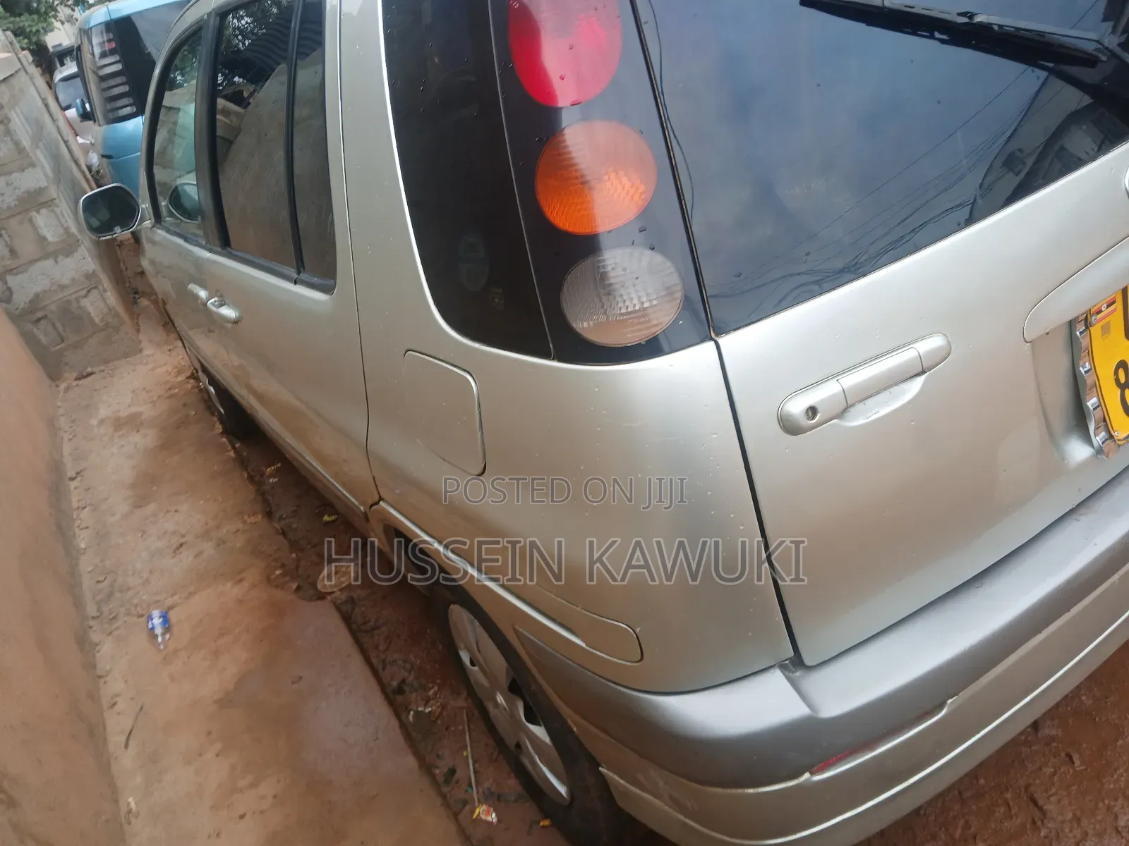 Toyota Raum 2000 Silver