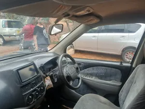 Toyota Raum 2000 Silver