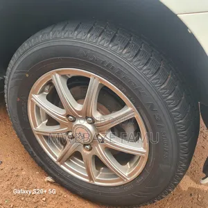 Toyota Corolla Rumion 2011