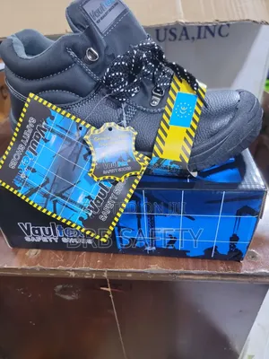 Safety Shoe. Vaultex