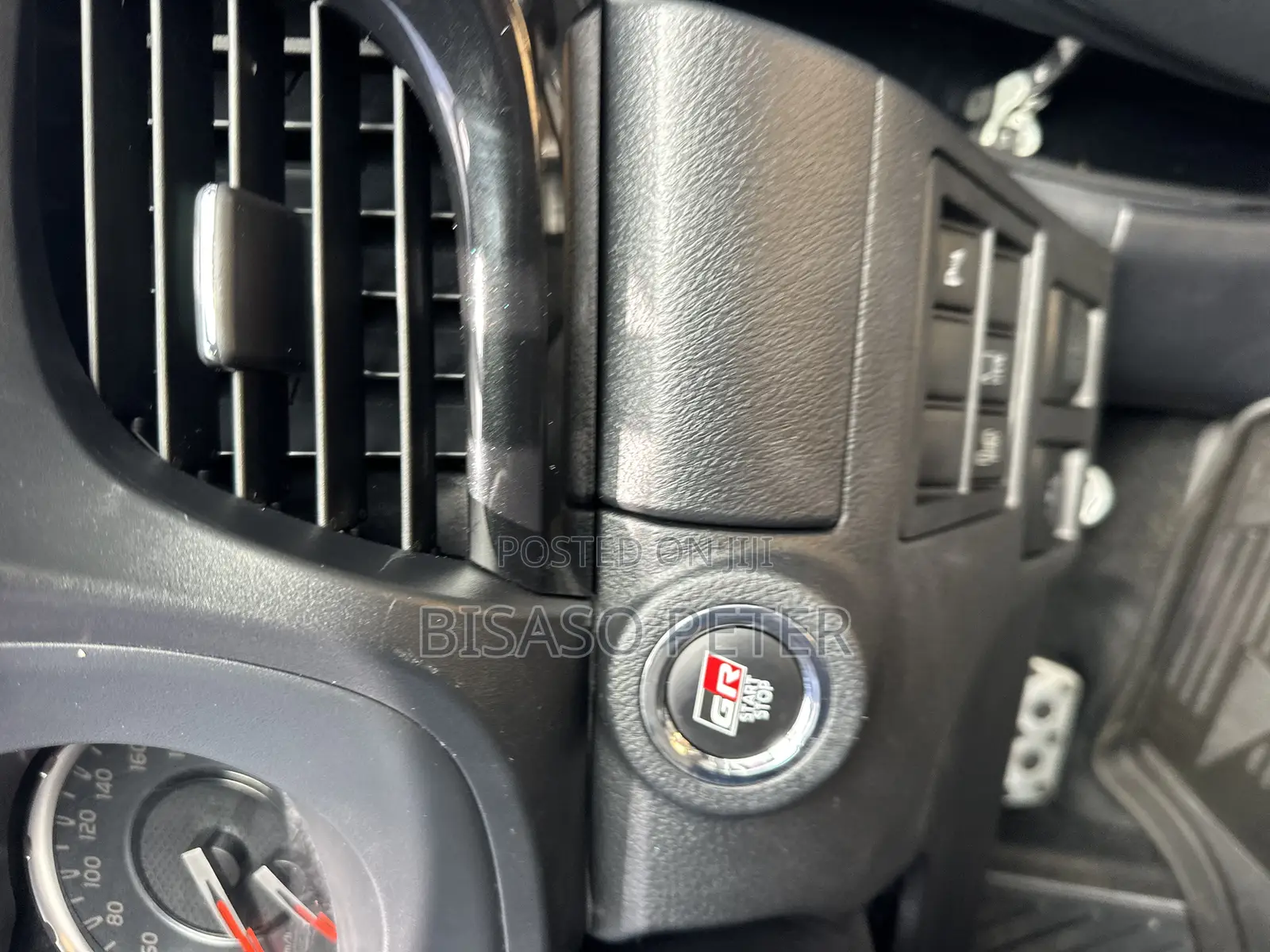 Toyota Hilux 2021 Black