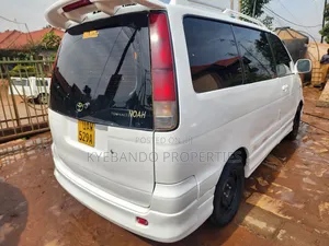 Toyota Noah 2.0 FWD (8 Seater) 2001 Pearl