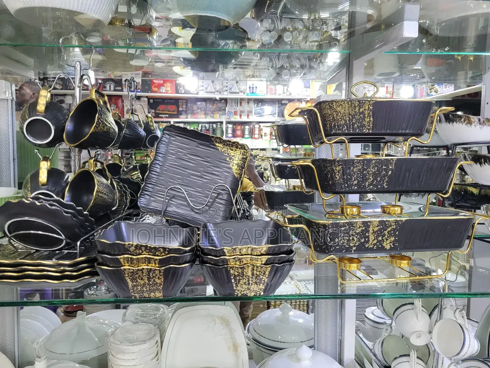 Luxury Black and Gold Ceramic Dinnerware Set